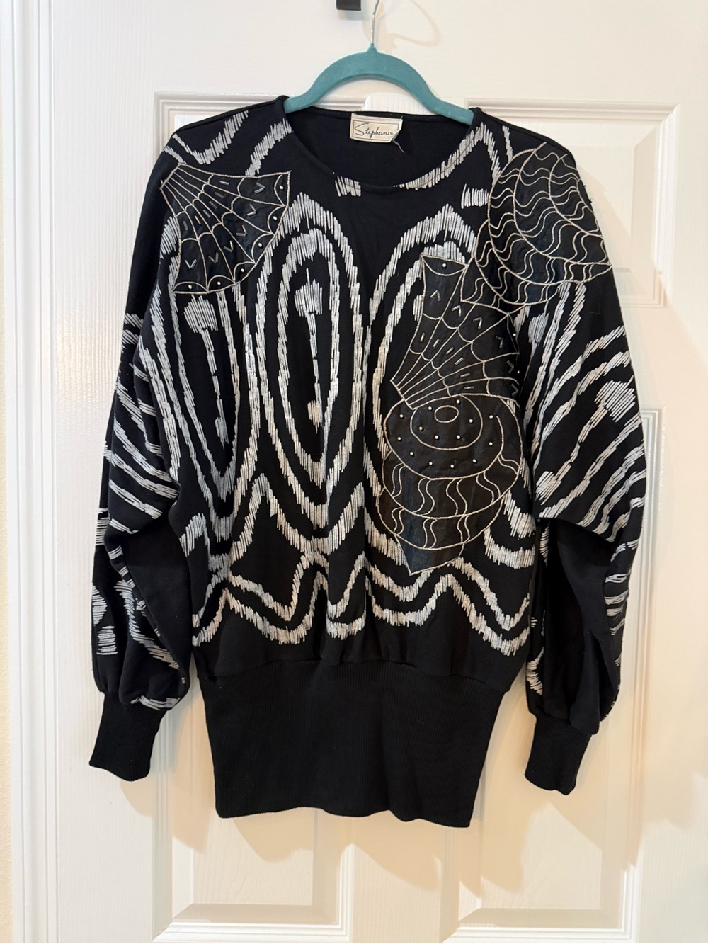 Vintage Stephanie Stylish Black & White Graphic Tunic Top
